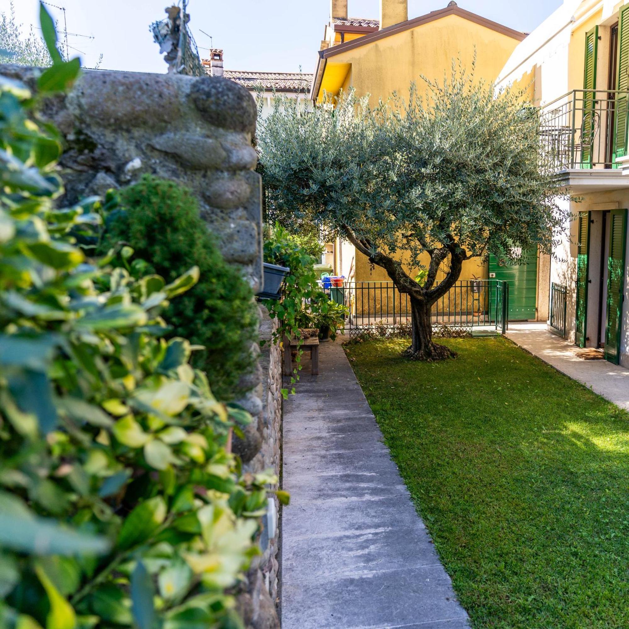 A Casa Di Tom Bed & Breakfast SantʼAmbrogio di Valpolicella Екстериор снимка